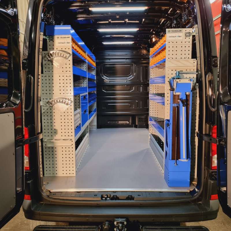 Blick in einen leeren Transporter
